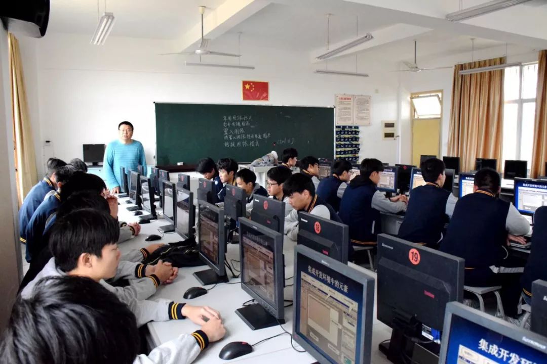 达索解决方案